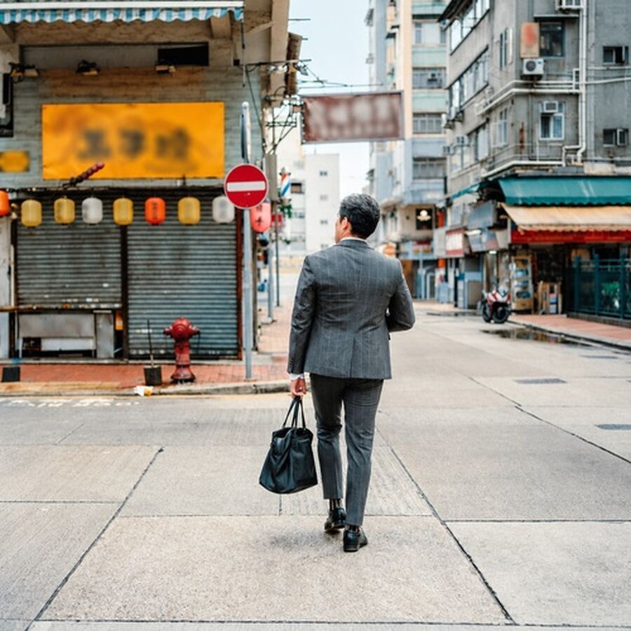 跨区域扩展前，用CAGE看见差异：从市场想象回到组织条件