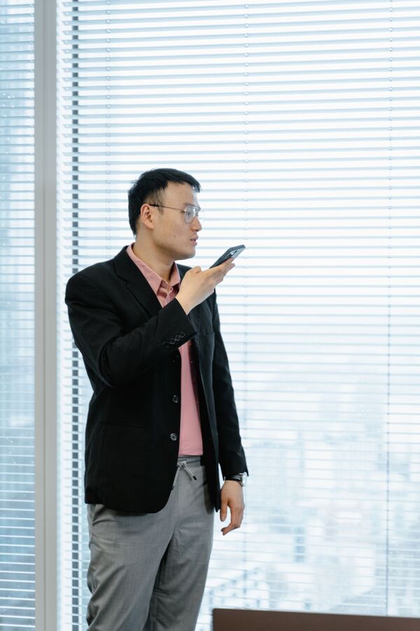 一句坚持梦想，背后要看见多少现实